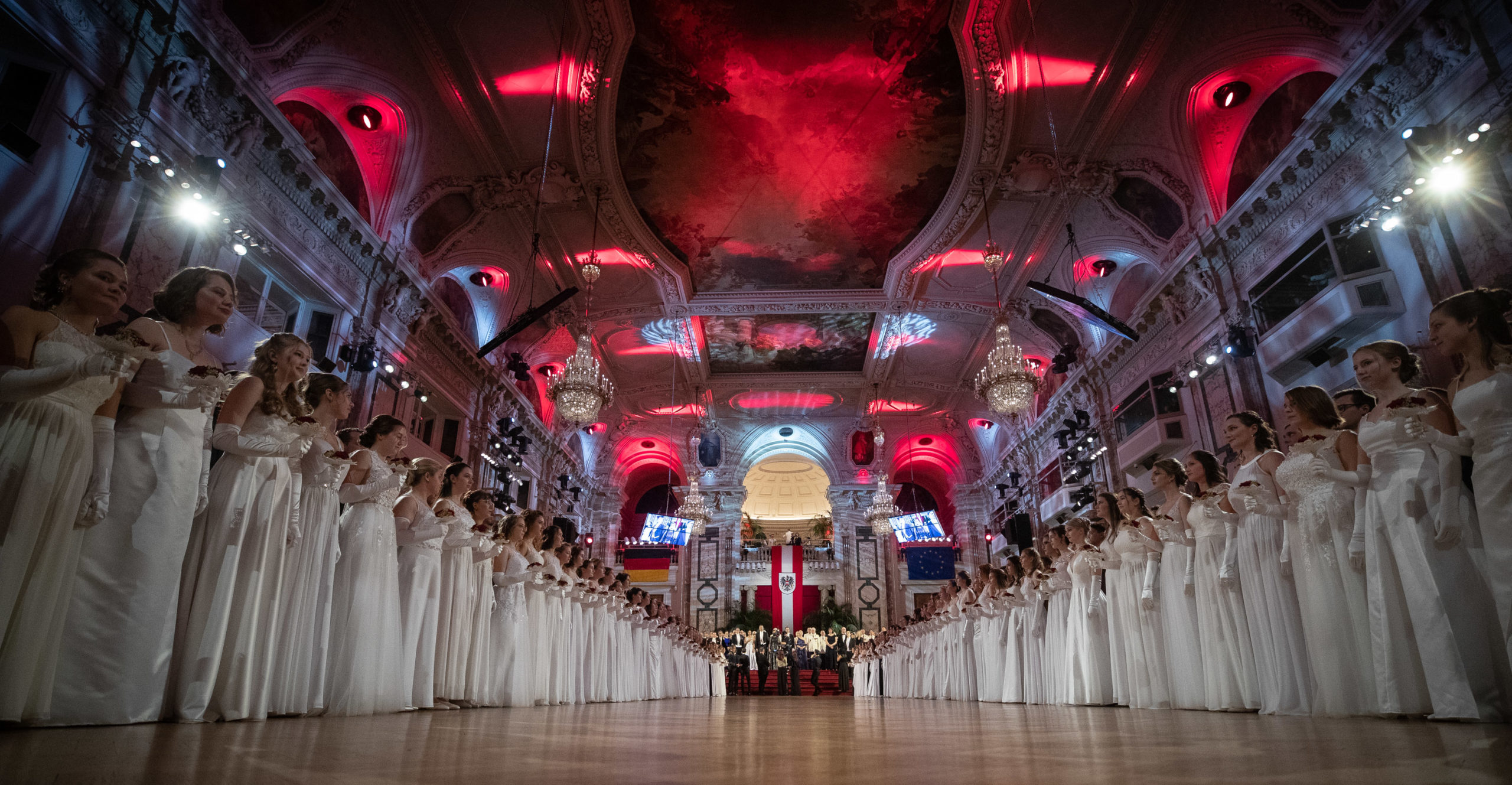 Gold und Silber – Das war der Ball der Offiziere 2020