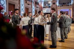 20260116_2227_Ball-der-Offiziere__CAR6410